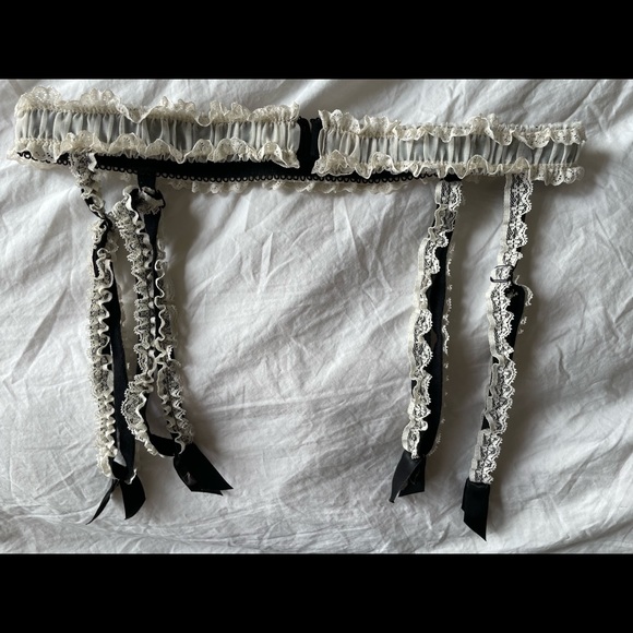 SOLD Agent Provocateur Black lace/ivory chiffon bra & suspender Size small NWOT - Picture 5 of 9